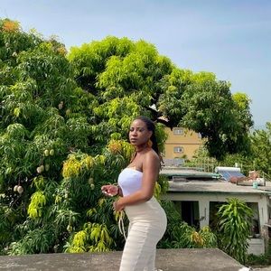 Meet your Posher, Anya